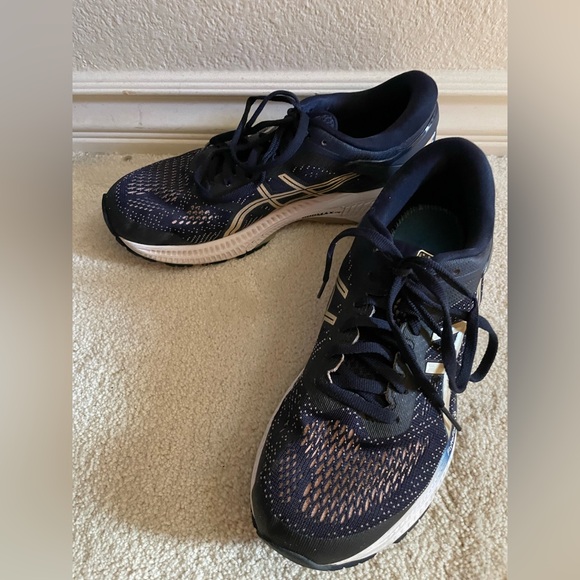 ASICS Gel Kayano 26 Navy and Gold Athletic Shoes - Picture 2 of 6